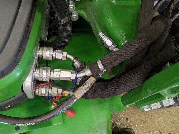 Image of John Deere 1025R equipment image 4