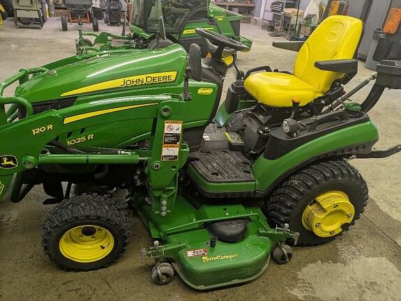 Image of John Deere 1025R equipment image 2