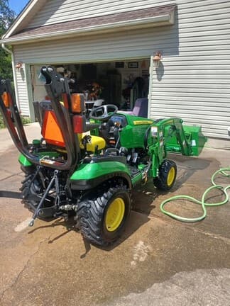 Image of John Deere 1025R equipment image 3
