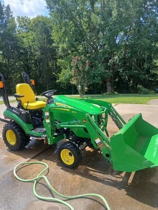 Image of John Deere 1025R equipment image 2
