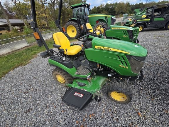 2019 John Deere 1025R Equipment Image0