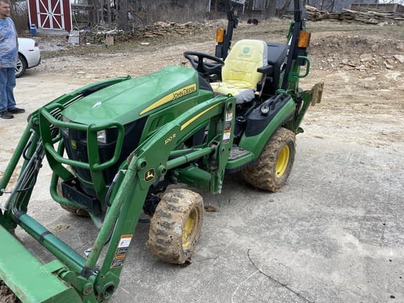 Image of John Deere 1025R equipment image 3