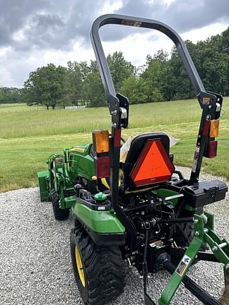 Image of John Deere 1025R equipment image 3