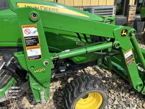 Image of John Deere 1025R equipment image 2