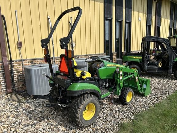 Image of John Deere 1025R equipment image 4