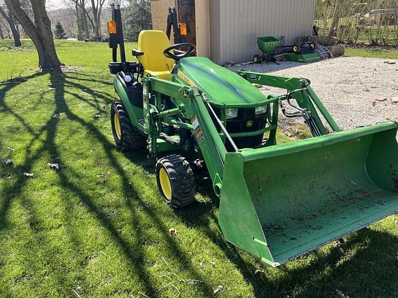 Image of John Deere 1025R equipment image 1