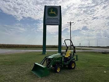 2019 John Deere 1025R Equipment Image0