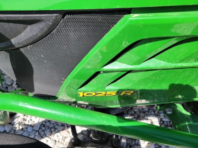 Image of John Deere 1025R equipment image 4