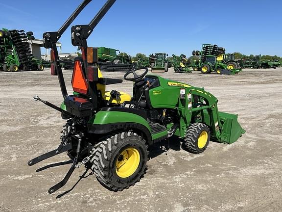 Image of John Deere 1025R equipment image 3