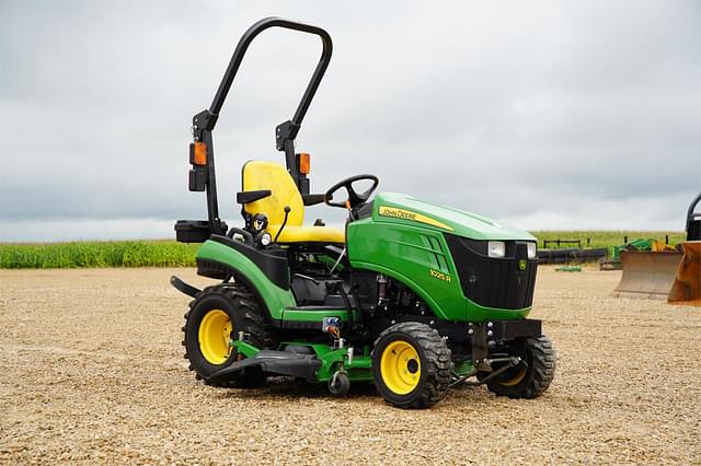 Image of John Deere 1025R equipment image 2