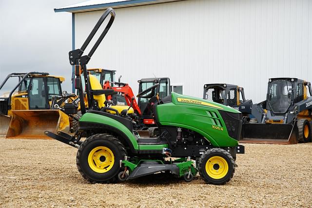 Image of John Deere 1025R equipment image 3