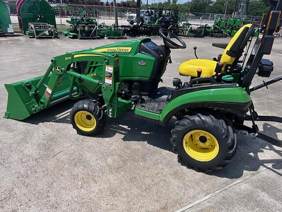 Image of John Deere 1025R equipment image 3