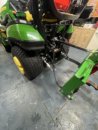 Image of John Deere 1025R equipment image 3