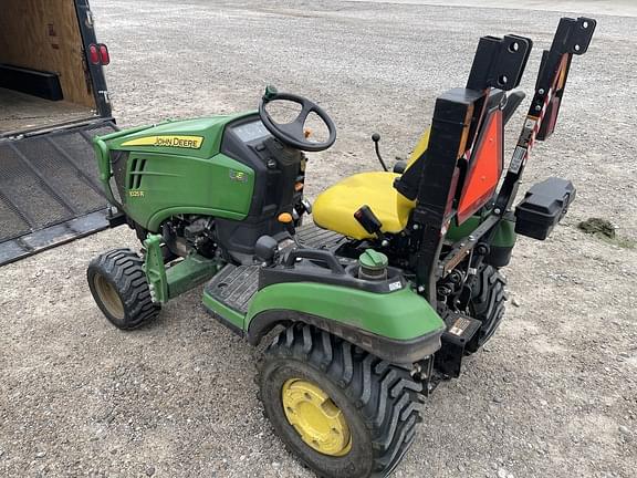 Image of John Deere 1025R equipment image 3