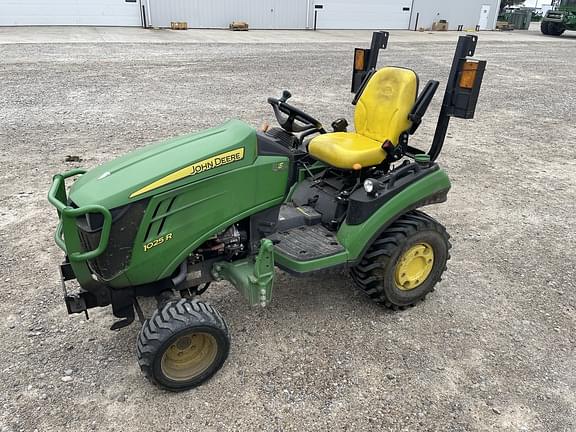 Image of John Deere 1025R equipment image 2