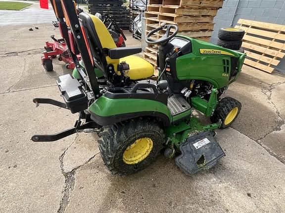 Image of John Deere 1025R equipment image 3