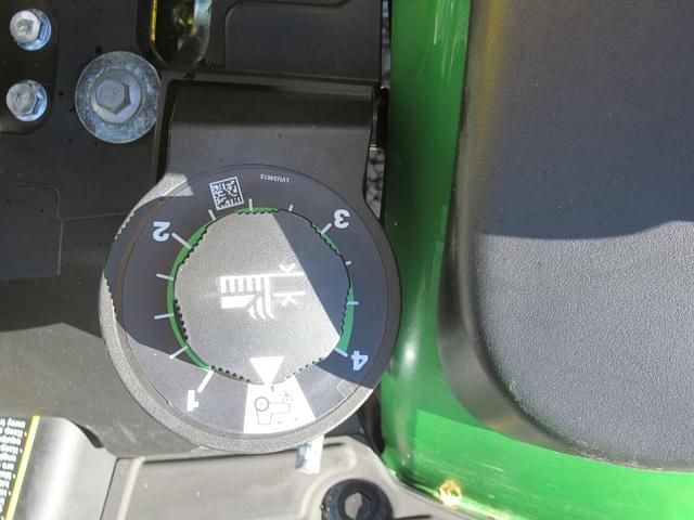 Image of John Deere 1025R equipment image 3