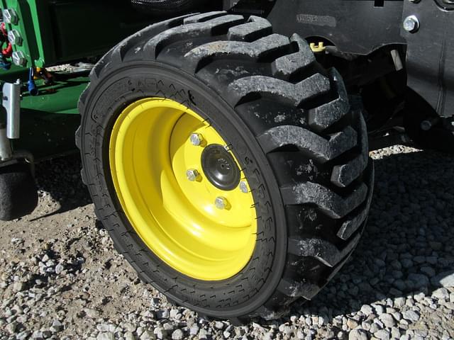 Image of John Deere 1025R equipment image 4