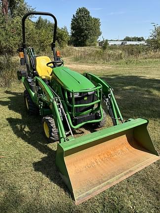 Image of John Deere 1025R equipment image 3