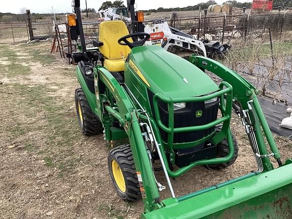 Image of John Deere 1025R equipment image 2