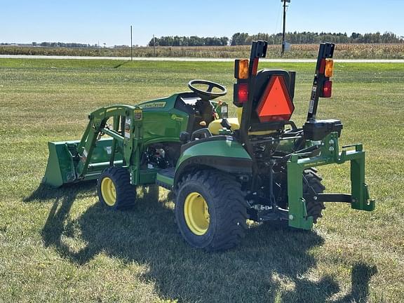 Image of John Deere 1025R equipment image 3