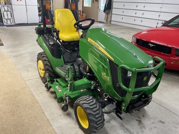 Image of John Deere 1025R equipment image 3