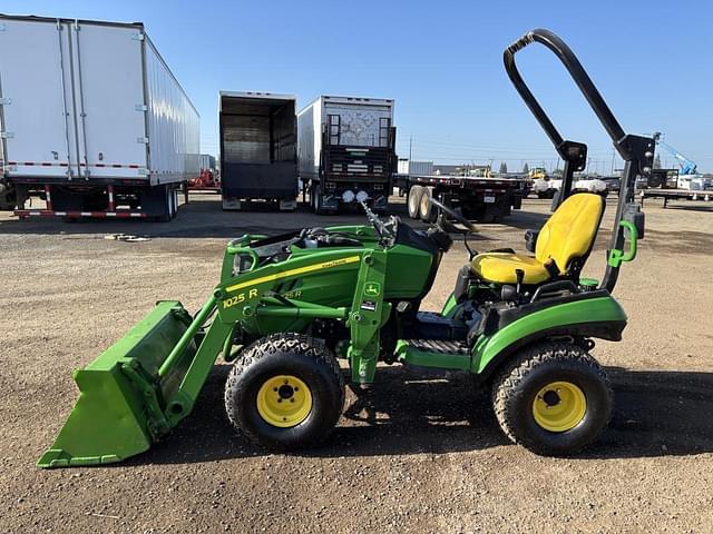 Image of John Deere 1025R equipment image 4