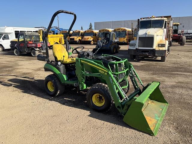 Image of John Deere 1025R equipment image 1