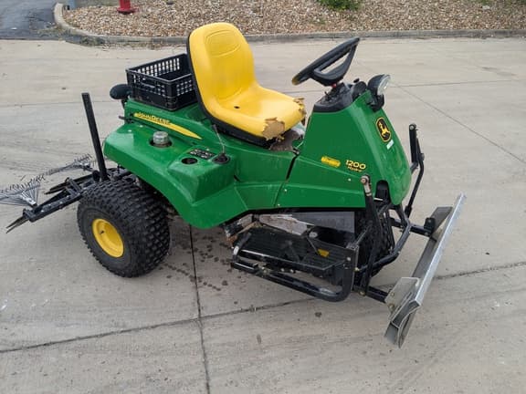 Image of John Deere 1200H equipment image 4