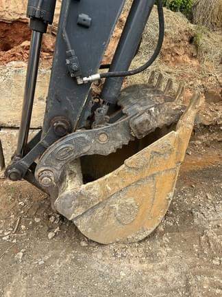 Image of John Deere 135G equipment image 2