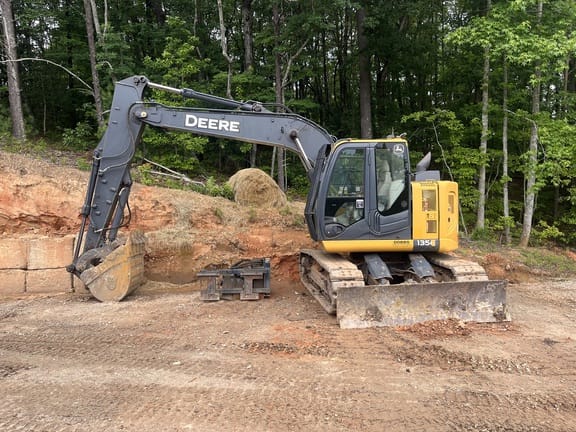 2019 John Deere 135G Equipment Image0