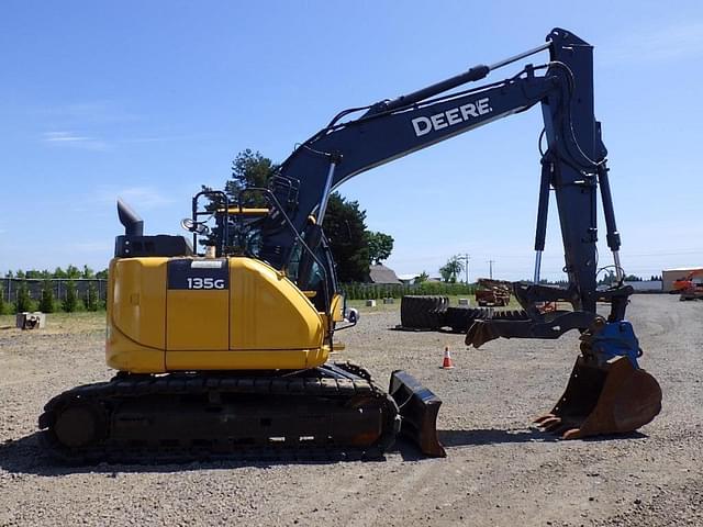 Image of John Deere 135G equipment image 2
