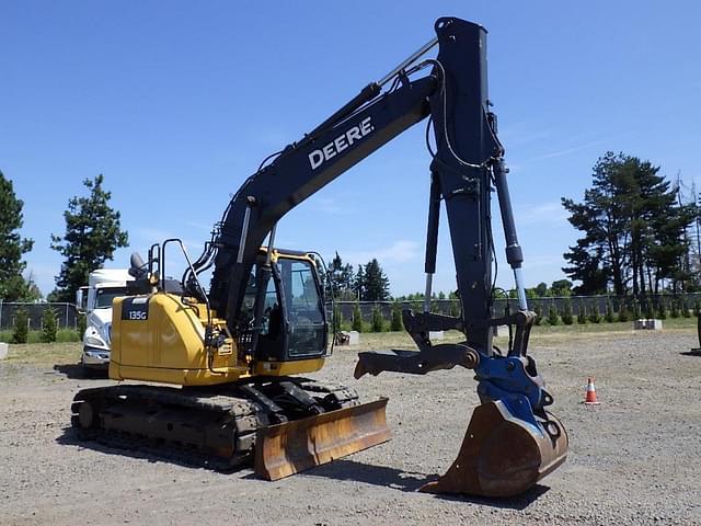 Image of John Deere 135G equipment image 1
