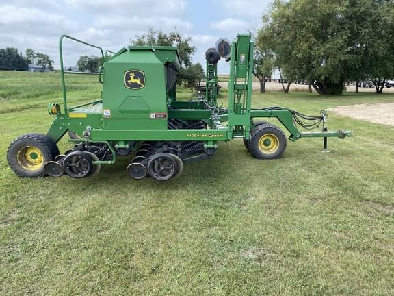 Image of John Deere 1590 equipment image 4