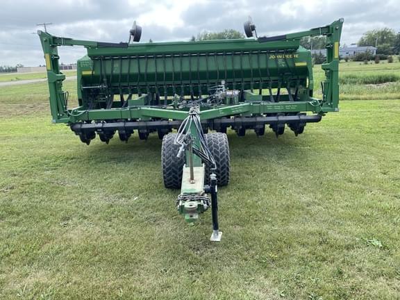 Image of John Deere 1590 equipment image 2