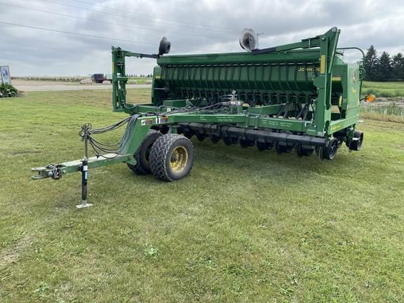 Image of John Deere 1590 equipment image 1