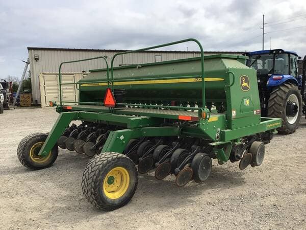 Image of John Deere 1590 equipment image 4