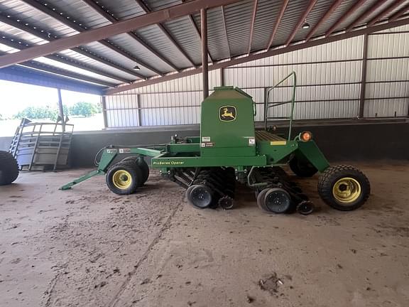 Image of John Deere 1590 equipment image 1