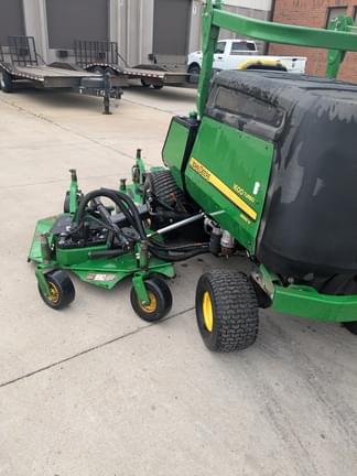 Image of John Deere 1600 Turbo III equipment image 4