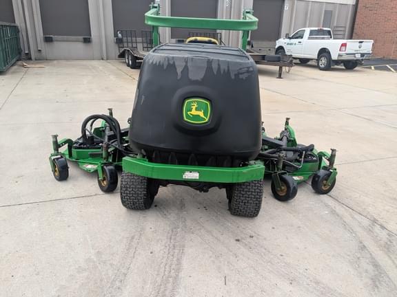 Image of John Deere 1600 Turbo III equipment image 3