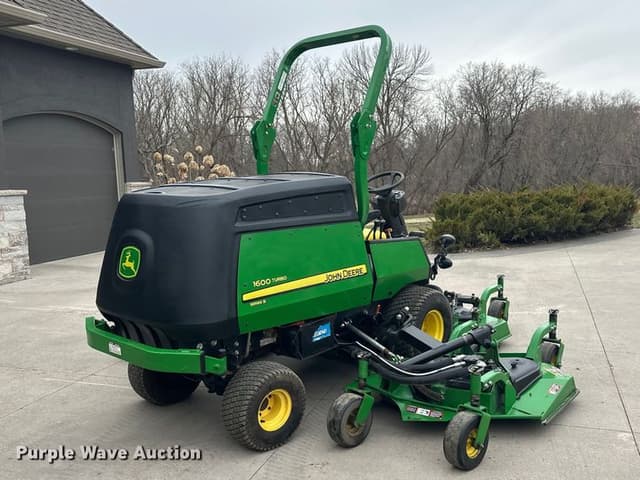 Image of John Deere 1600 Turbo III equipment image 4