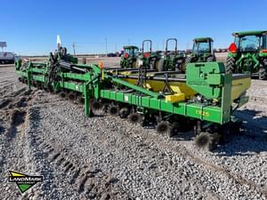 2019 John Deere 1725 Image