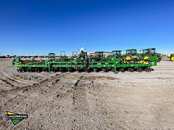 Image of John Deere 1725 equipment image 1