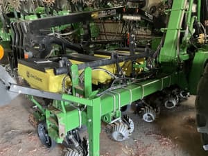 2019 John Deere 1725 Image