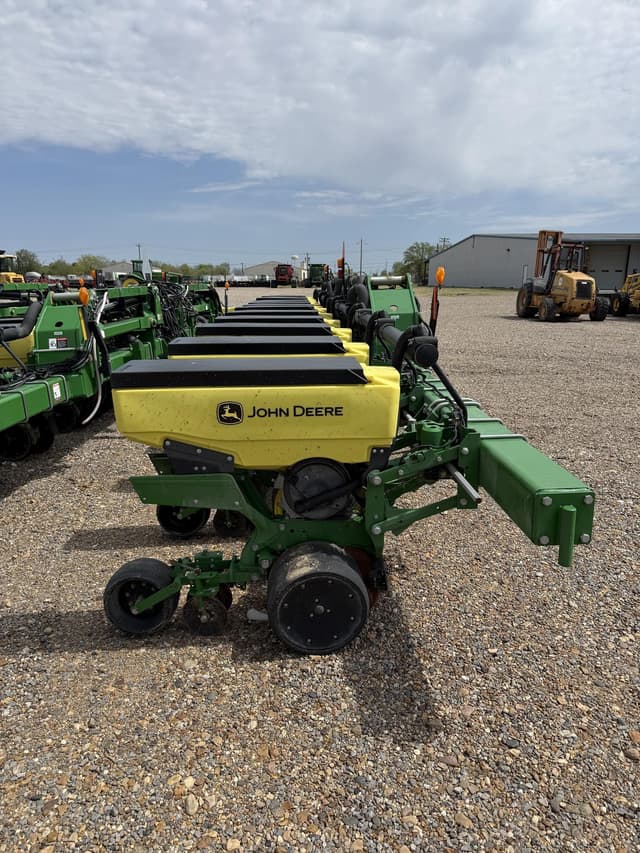 Image of John Deere 1725 equipment image 3