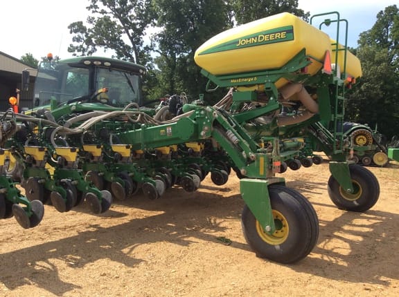 2019 John Deere 1725 Equipment Image0