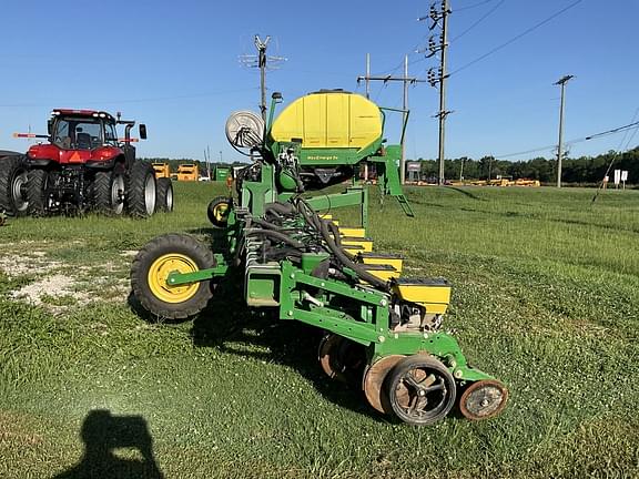 Image of John Deere 1725 equipment image 3