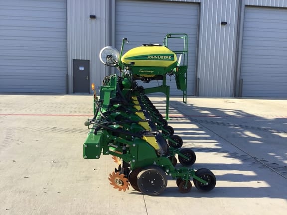 Main image John Deere 1725