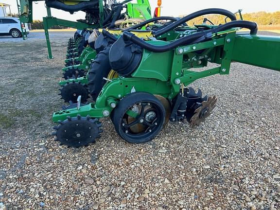 Image of John Deere 1725C equipment image 4