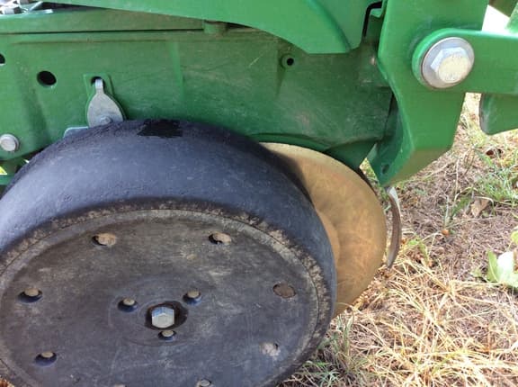 Image of John Deere 1725C equipment image 3